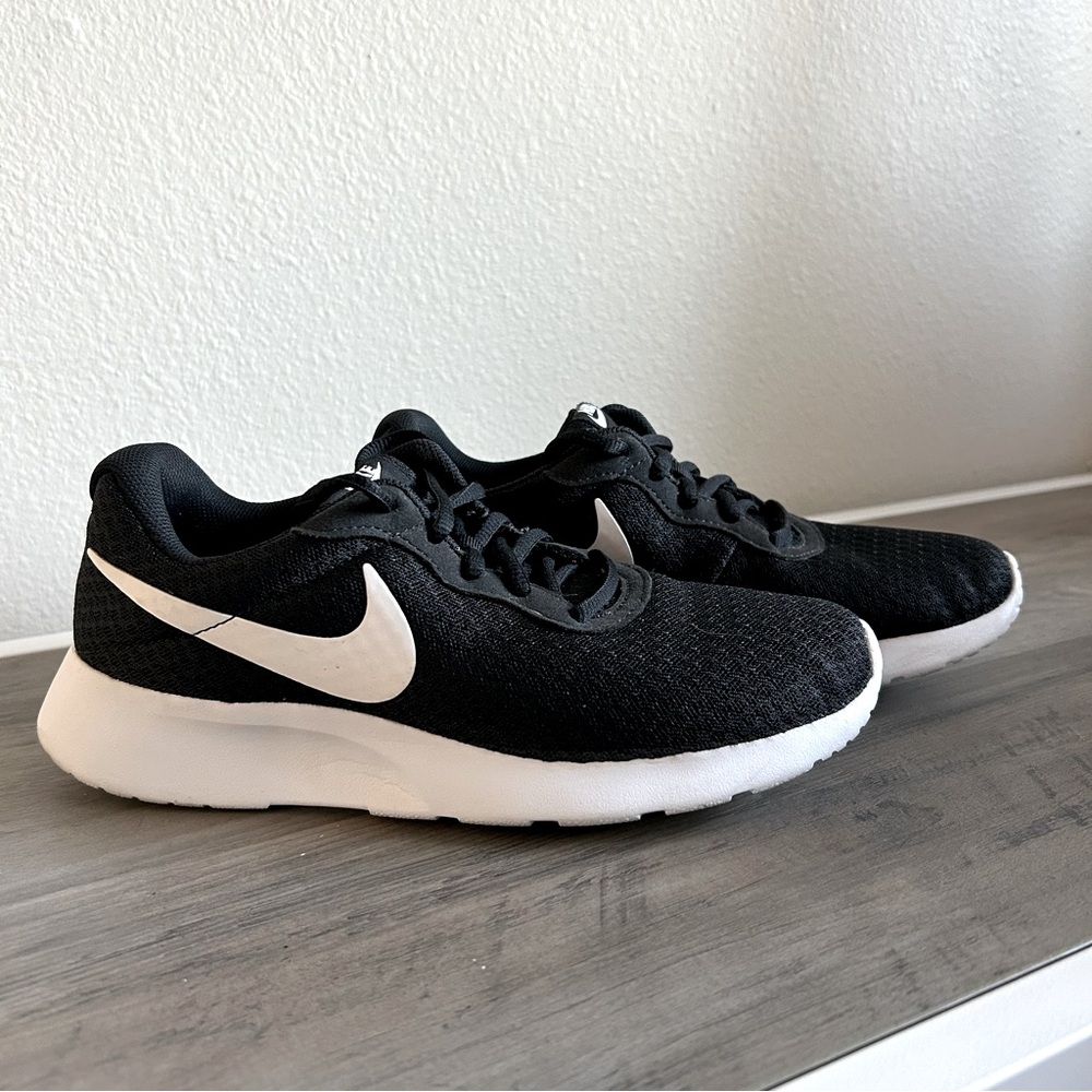 Size 7 - Nike Women's Tanjun Running Shoes - Black & White